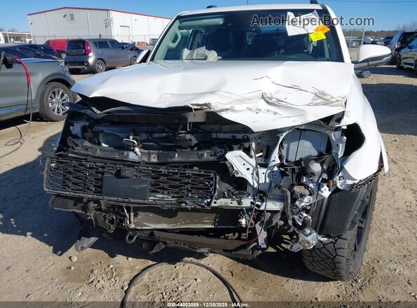 JTENU5JR0R6234097 2024 TOYOTA 4RUNNER White Vista frontal