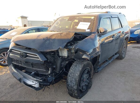 JTENU5JR2R6235364 2024 TOYOTA 4RUNNER Black Widok z przodu
