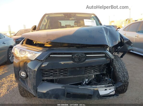 JTENU5JR2R6235364 2024 TOYOTA 4RUNNER Black Widok wnętrza z tyłu