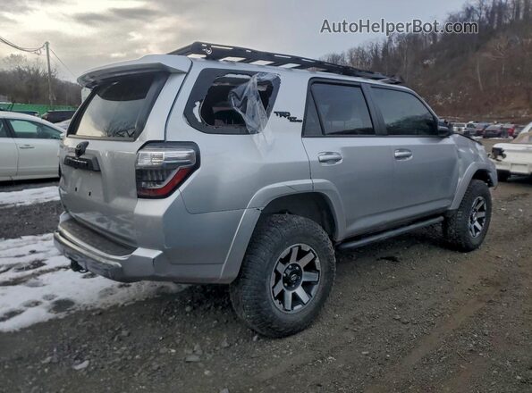 JTERU5JR4N6078545 2022 TOYOTA 4RUNNER Серебряный Задняя правая четверть