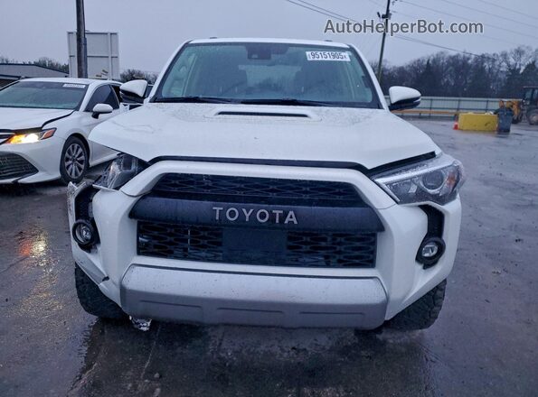 JTERU5JR6R6248202 2024 TOYOTA 4RUNNER White Դիմացի տեսք