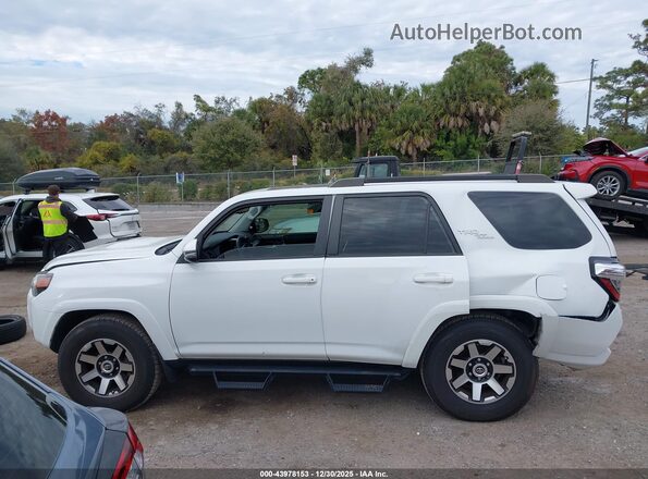 JTERU5JRXP6168432 2023 TOYOTA 4RUNNER White 360 interior view