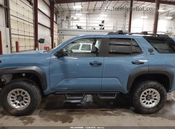 JTEVA5BR8S5073565 2025 TOYOTA 4RUNNER Blue სალონის 360-გრადუსიანი ხედი