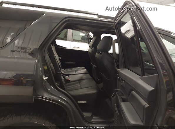 JTEVB5BR2S5018865 2025 TOYOTA 4RUNNER Gray Widok naklejki z numerem VIN