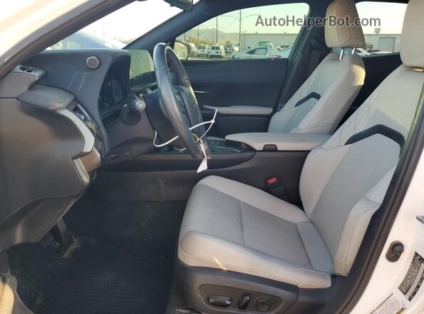 JTHB6JBH6P2145508 2023 LEXUS UX White Вид салону спереду