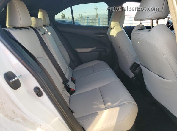 JTHB6JBH6P2145508 2023 LEXUS UX White Вид задніх сидінь