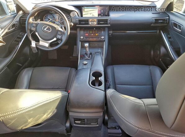 JTHBA1D21J5077826 2018 LEXUS IS Белый 