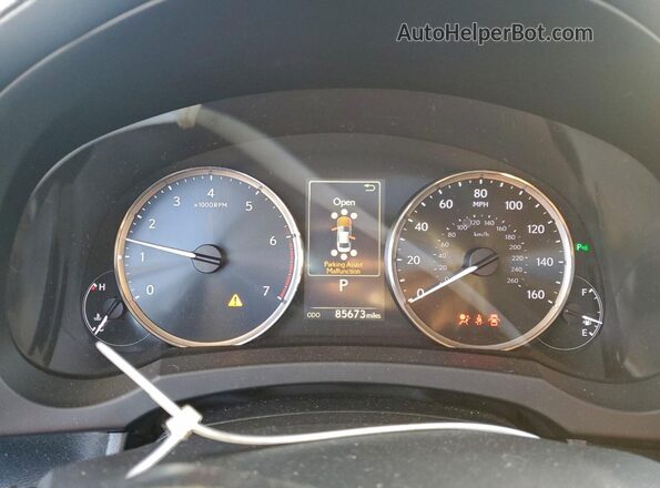 JTHBA1D21J5077826 2018 LEXUS IS Белый 