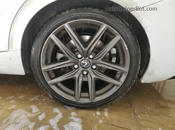 JTHBA1D23J5081991 2018 LEXUS IS Белый 
