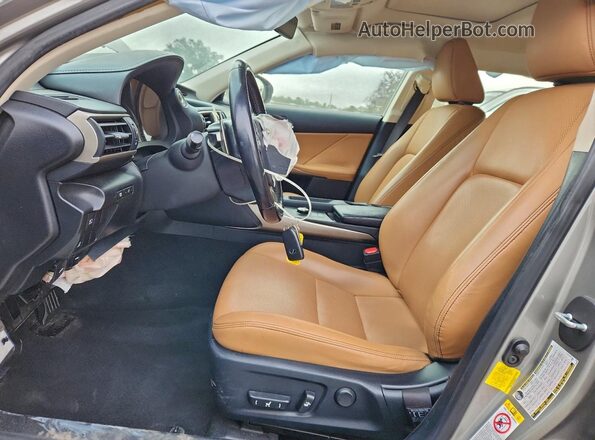 JTHBA1D29J5080246 2018 LEXUS IS Silver Вид салону спереду