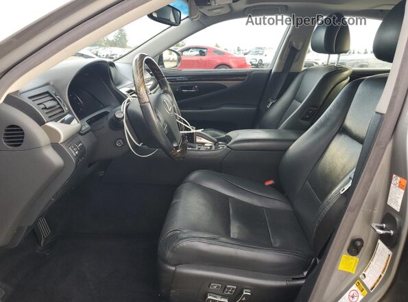 JTHBL5EFXG5140997 2016 LEXUS LS Silver Widok wnętrza z przodu
