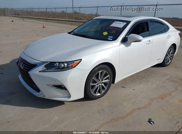 JTHBW1GG2H2154420 2017 LEXUS ES 300H White Front left