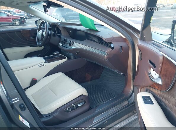 JTHC51FF2K5005446 2019 LEXUS LS 500 Gray Front interior view