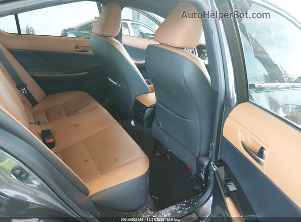 JTHC81F24M5046572 2021 LEXUS IS 300 Gray VIN կոդի պիտակի տեսք