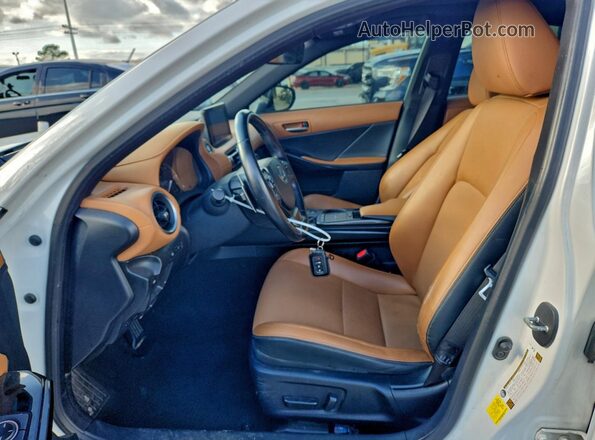 JTHCA1D21M5114026 2021 LEXUS IS Белый Вид салона спереди