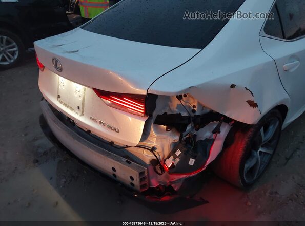 JTHCM1D2XH5021082 2017 LEXUS IS 300 White Вид спереду