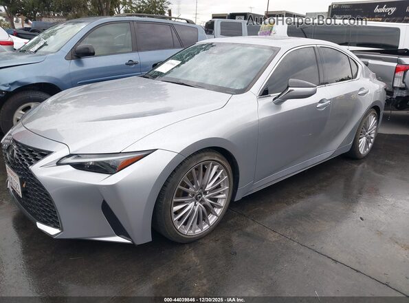 JTHDA1D26P5128559 2023 LEXUS IS 300 Silver Vista tres cuartos delantera izquierda
