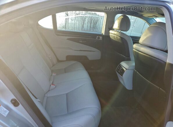 JTHGL5EF5G5056494 2016 LEXUS LS Silver უკანა სავარძლების ხედი
