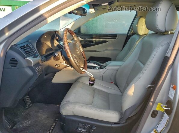 JTHGL5EF5G5056494 2016 LEXUS LS Silver წინა სალონის ხედი