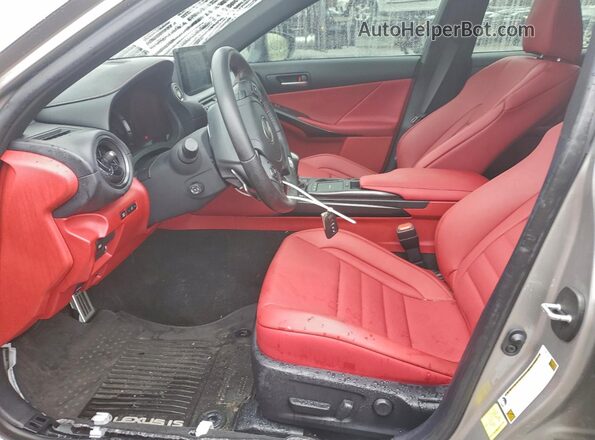 JTHGZ1E27P5032072 2023 LEXUS IS Серебряный Вид салона спереди