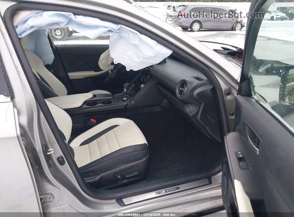 JTHGZ1E2XP5030378 2023 LEXUS IS 350 Gold Widok wnętrza z przodu
