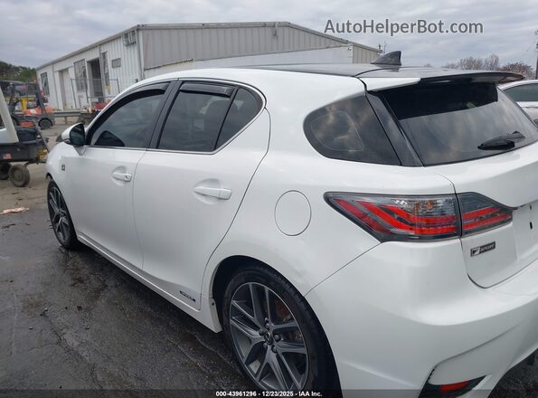 JTHKD5BH2G2256070 2016 LEXUS CT 200H White Вид задньої частини салону