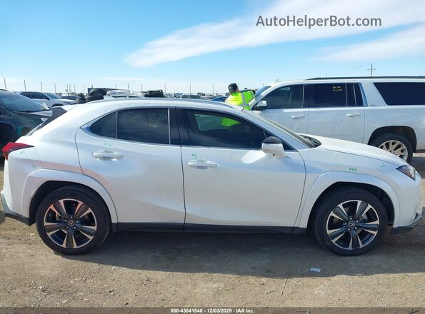 JTHP3JBH8N2047429 2022 LEXUS UX 200 White Вид задньої частини салону