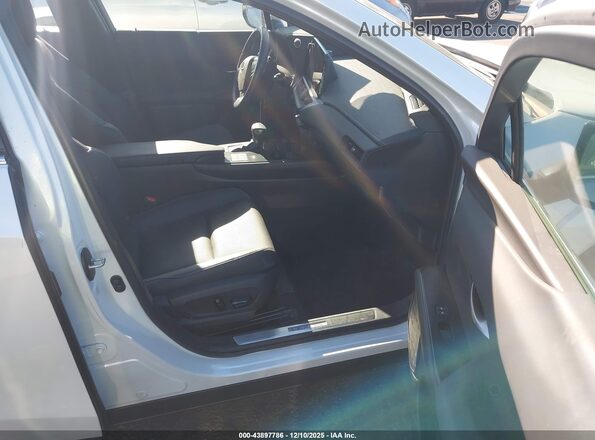 JTHP6JBH7R2192331 2024 LEXUS UX 250H White Vista interior delantera