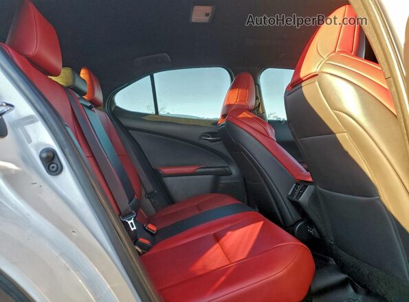 JTHR9JBH5M2037947 2021 LEXUS UX White Вид задніх сидінь