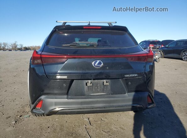 JTHU9JBH4K2008026 2019 LEXUS UX Black Widok z tyłu