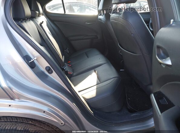 JTHX3JBH1L2024393 2020 LEXUS UX 200 Silver VIN կոդի պիտակի տեսք