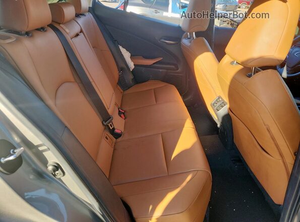 JTHX3JBH8N2049505 2022 LEXUS UX Silver Սալոնի հետևի տեսք