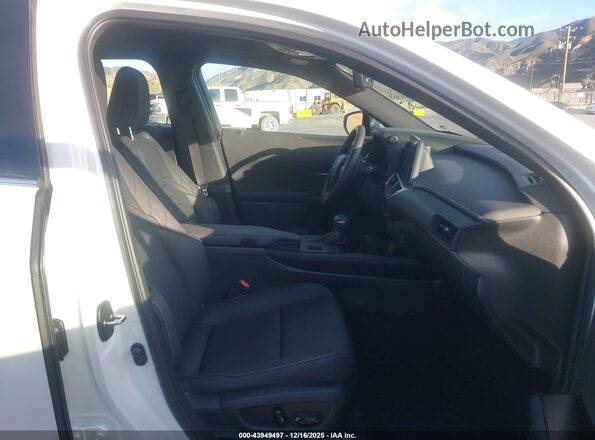 JTHX6JBH0R2190243 2024 LEXUS UX 250H White წინა სალონის ხედი