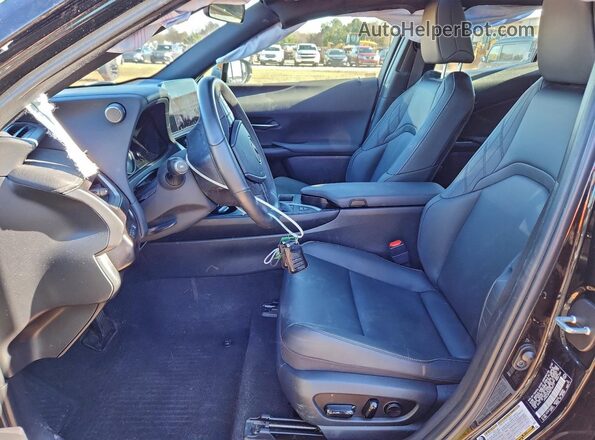 JTHX6JBHXR2193117 2024 LEXUS UX Черный Вид салона спереди