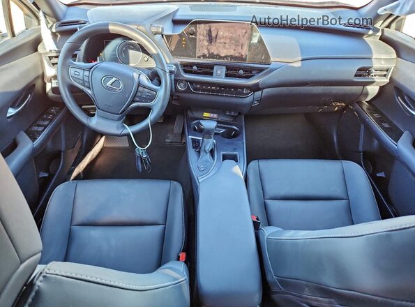 JTHX6JBHXR2193117 2024 LEXUS UX Черный Вид панели приборов