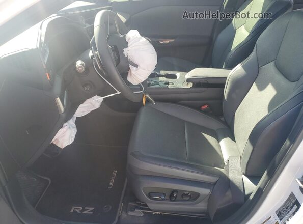 JTJAAAAB8RA024140 2024 LEXUS RZ Белый Вид салона спереди