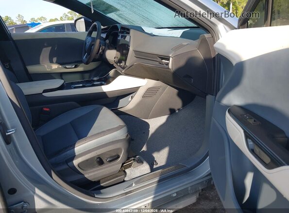 JTJABABB6RA005582 2024 LEXUS RZ 300E Silver Սալոնի դիմացի տեսք