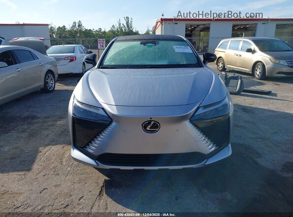 JTJABABB6RA005582 2024 LEXUS RZ 300E Silver Սալոնի հետևի տեսք