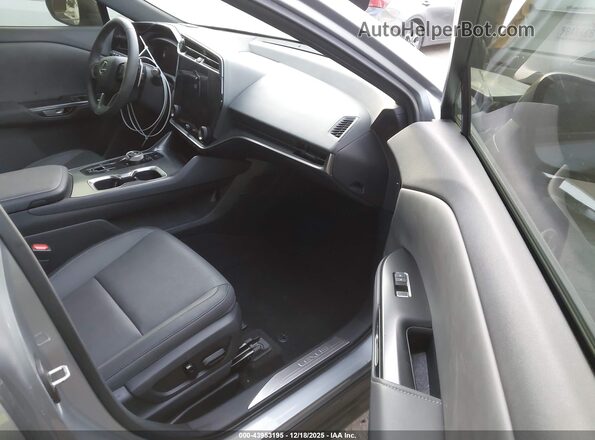 JTJABABB8SA008201 2025 LEXUS RZ 300E Silver Widok wnętrza z przodu