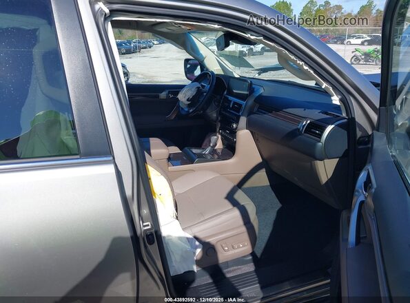 JTJAM7BX7P5372733 2023 LEXUS GX 460 Gray Vista interior delantera