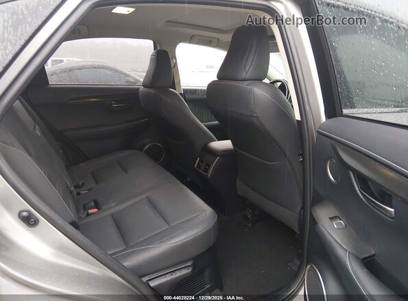JTJBARBZ1J2161921 2018 LEXUS NX 300 Silver Vista de la etiqueta del VIN
