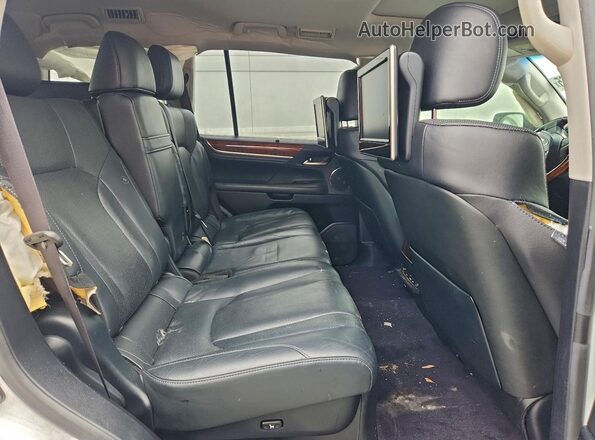 JTJHY7AX2H4231998 2017 LEXUS LX White Widok tylnych siedzeń