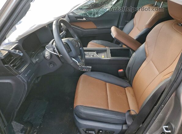 JTJTBCDX7R5027080 2024 LEXUS GX Silver Вид салону спереду