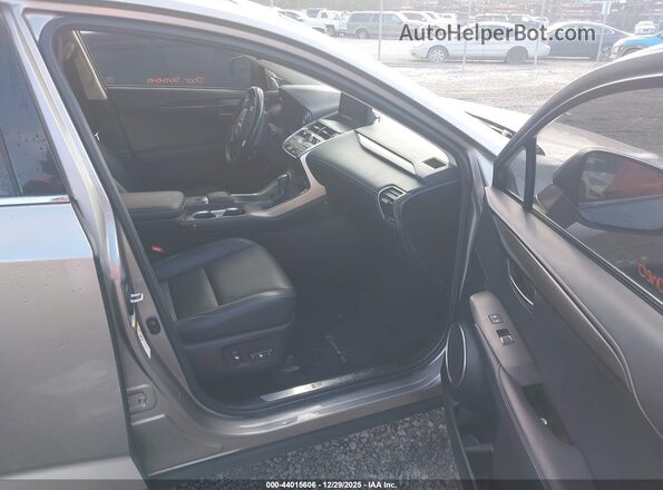 JTJYARBZ0K2146824 2019 LEXUS NX 300 Silver Widok wnętrza z przodu