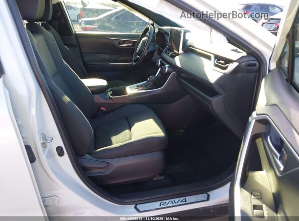 JTM16RFV1RJ044803 2024 TOYOTA RAV4 HYBRID White Widok wnętrza z przodu