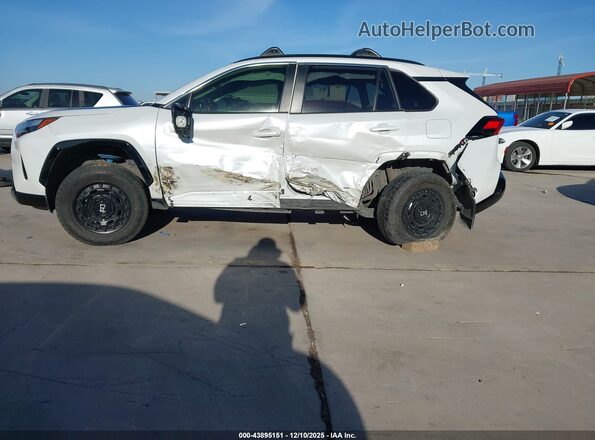 JTM16RFV1RJ044803 2024 TOYOTA RAV4 HYBRID White Widok wnętrza z tyłu