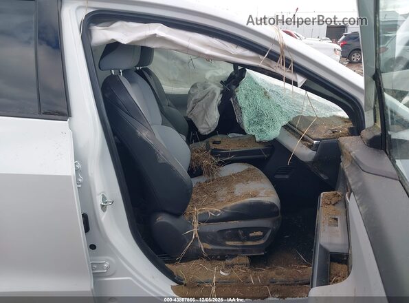 JTMBDAFCOTJ001099 2026 SUBARU SOLTERRA White Սալոնի դիմացի տեսք