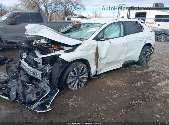 JTMBDAFCOTJ001099 2026 SUBARU SOLTERRA White Առջևի ձախ երեք քառորդ տեսարան