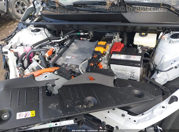 JTMBDAFCOTJ001099 2026 SUBARU SOLTERRA White Հետևի տեսք