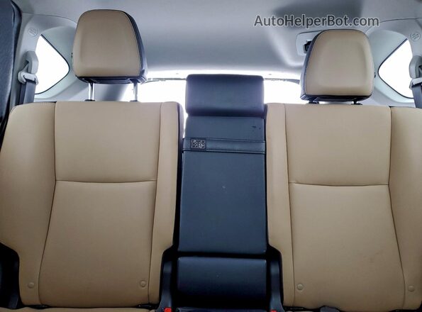 JTMDJREV6JD158604 2018 TOYOTA LIMITED White Vista de los asientos traseros